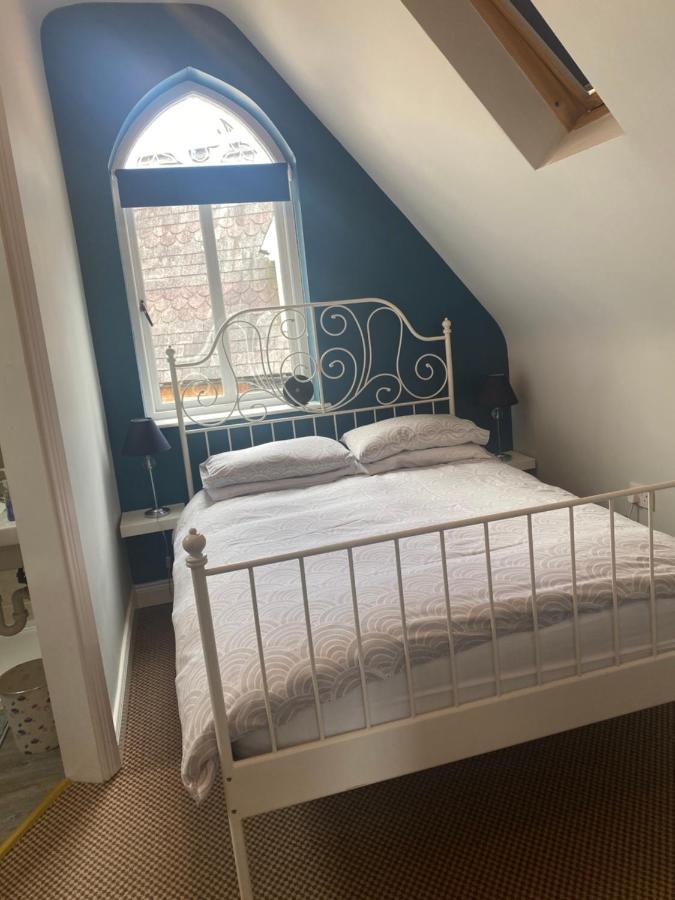 The Willows Lovely Double Apartment Ростревър Екстериор снимка