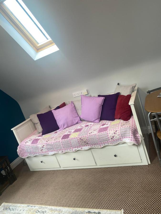 The Willows Lovely Double Apartment Ростревър Екстериор снимка
